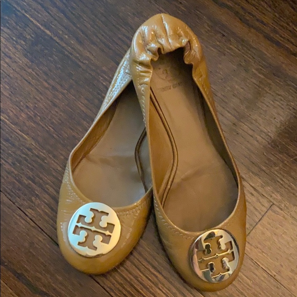 Tory Burch tan signature ballet flats